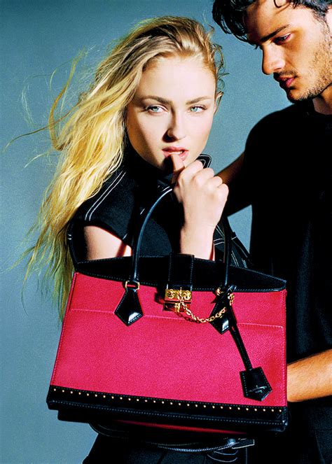 sophie turner louis vuitton bag